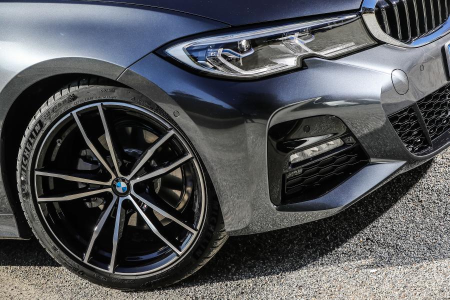 Колеса BMW 320d M Sport (G20) 2019 года  (WW) (фото 5 из 40)